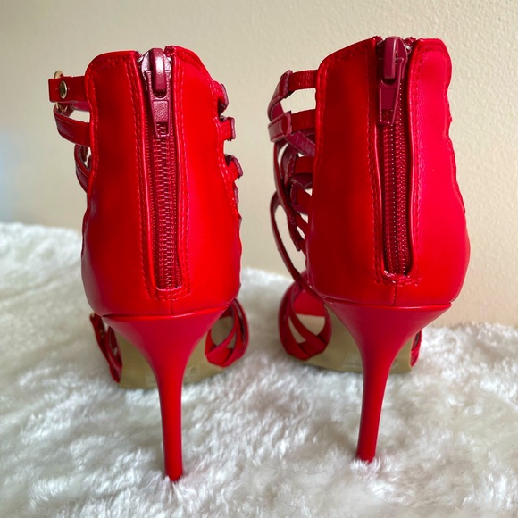 4“ HIGH HEELS - Picture 3 of 5